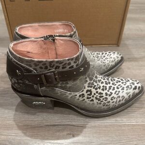Miss Macie Hissy Fit Star Leopard Grey Leather Ankle Western Cowboy Heel Bootie
